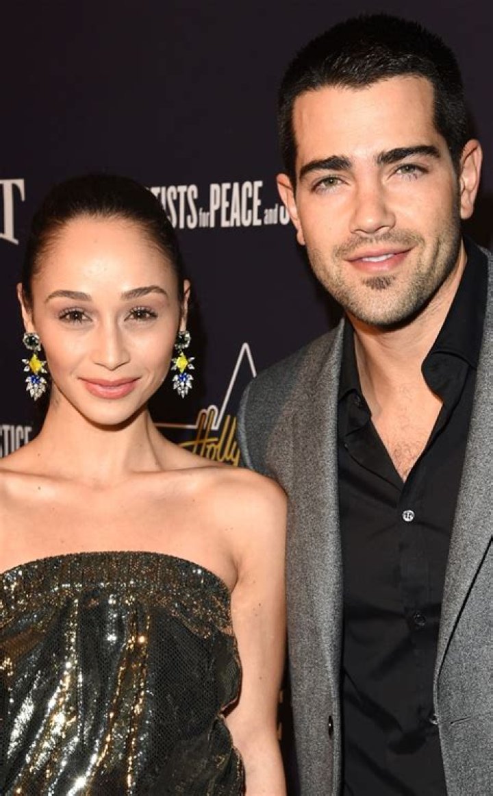 Jesse Metcalfe brings fianc&eacute;e Cara Santana to charity dinner in London