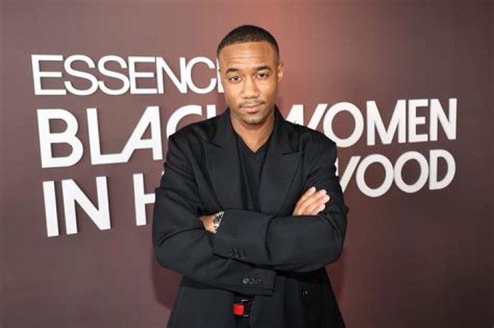 Jessie Usher from Celebs on Vacation E! News