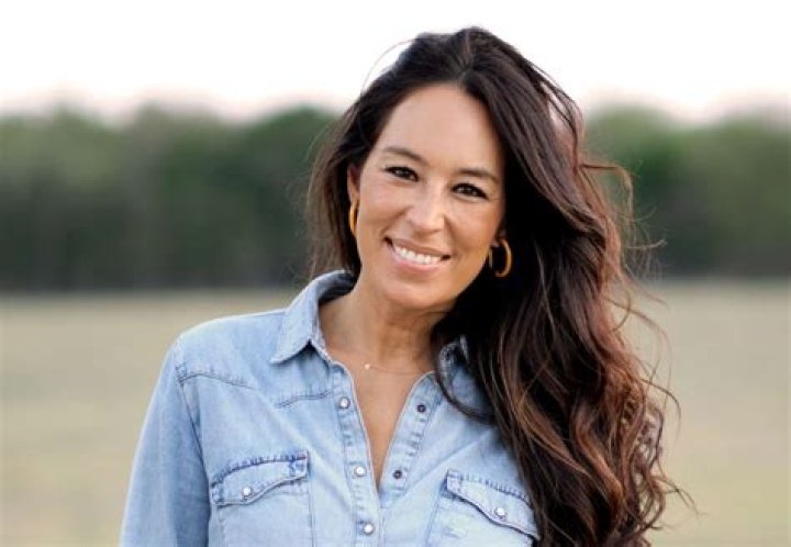 Joanna Gaines Makes Over Younger Sister Mary Kay's Waco Home in her