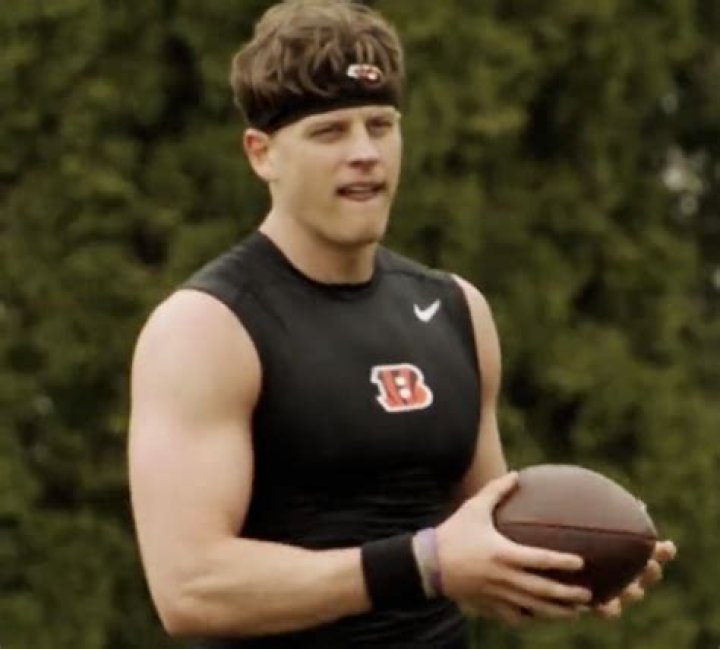 Joe Burrow unveils new look at Bengals offseason practices