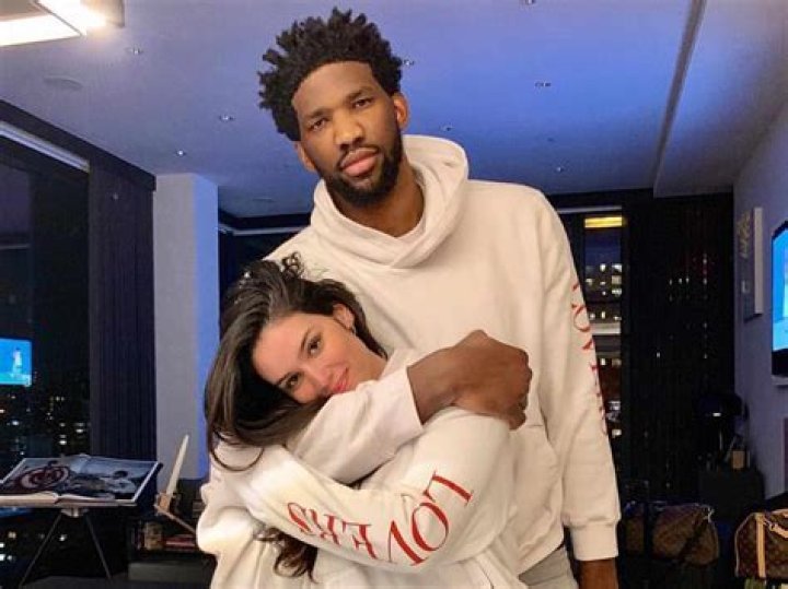 Joel Embiid & Anne de Paula Dating Latest on Sixers Center and Model