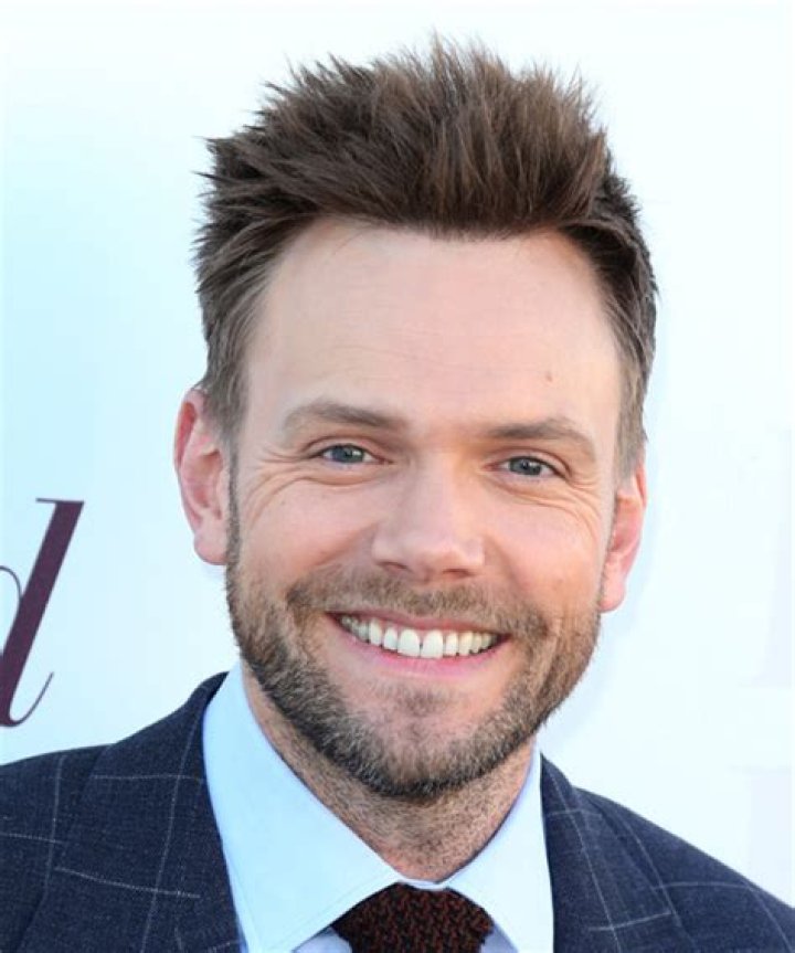 Joel McHale Short Straight Hairstyle