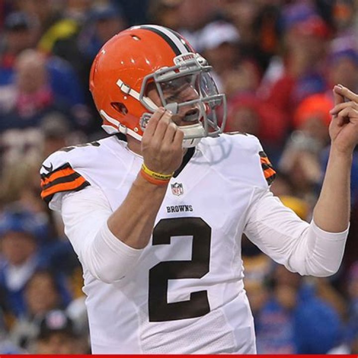 Johnny Manziel On Zay Jones&rsquo; Nude Fight With Brother In LA (Video