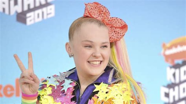 JoJo Siwa comes out as gay with iconic announcement Metro News