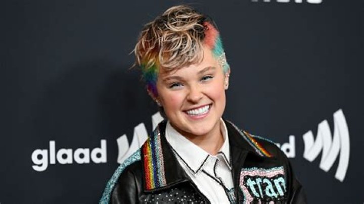 JoJo Siwa says she 'wasn't invited' to the 2022 Kids' Choice Awards