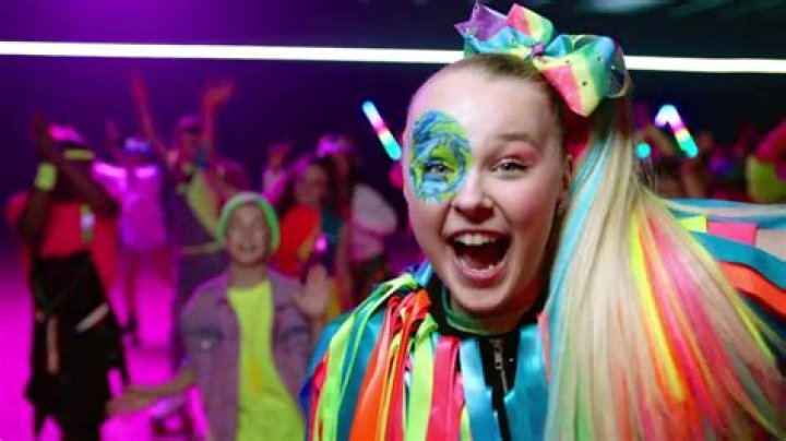 JoJo Siwa's Mom Jessalynn Dance History, Instagram, Husband, Kids & More