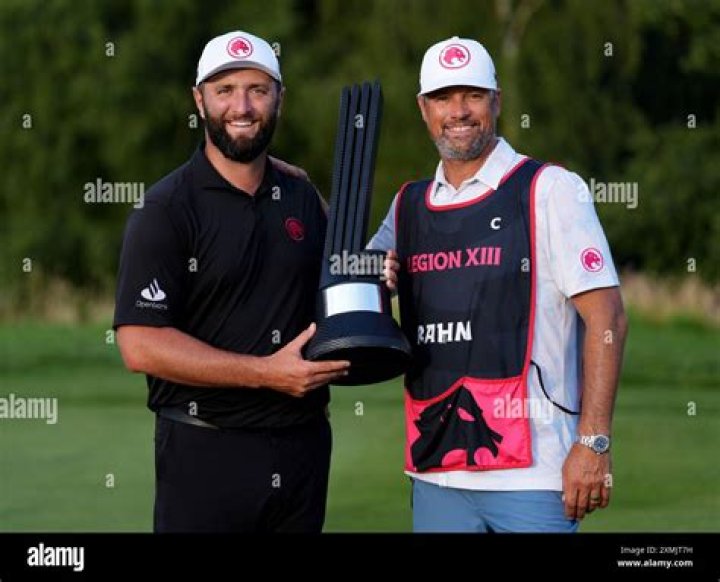 Jon Rahm&rsquo;s caddie What the are you doing?