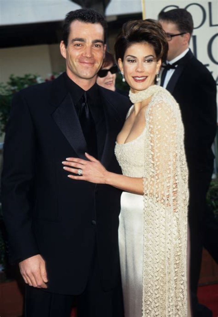 Jon Tenney and Teri Hatcher 20 Power Couples Who Ruled the Red Carpet