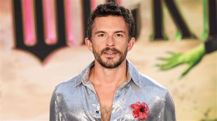 JONATHAN BAILEY (Actor) Wiki, Biography, Age, Girlfriends, Family