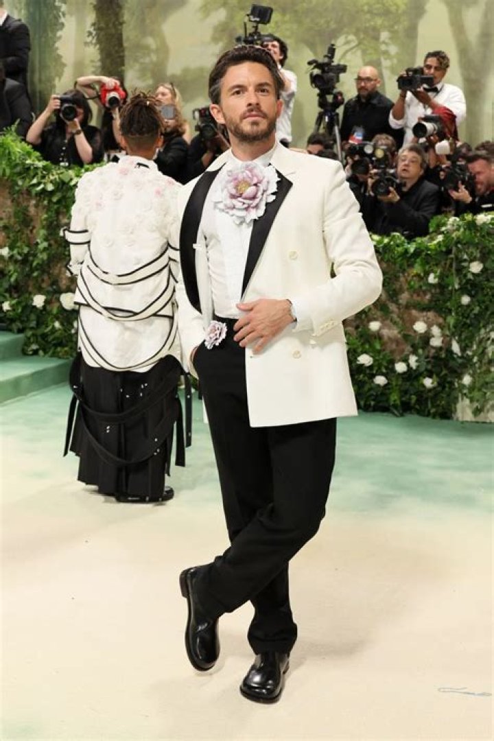 Jonathan Bailey Looks Dashing in Custom Loewe at the Met Gala