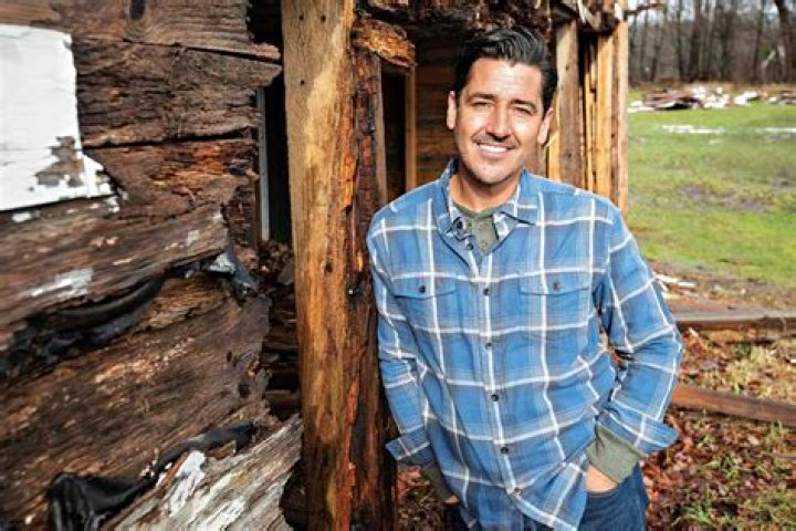 Jonathan Knight Checks Out 18thCentury Home Reno in New HGTV Premiere