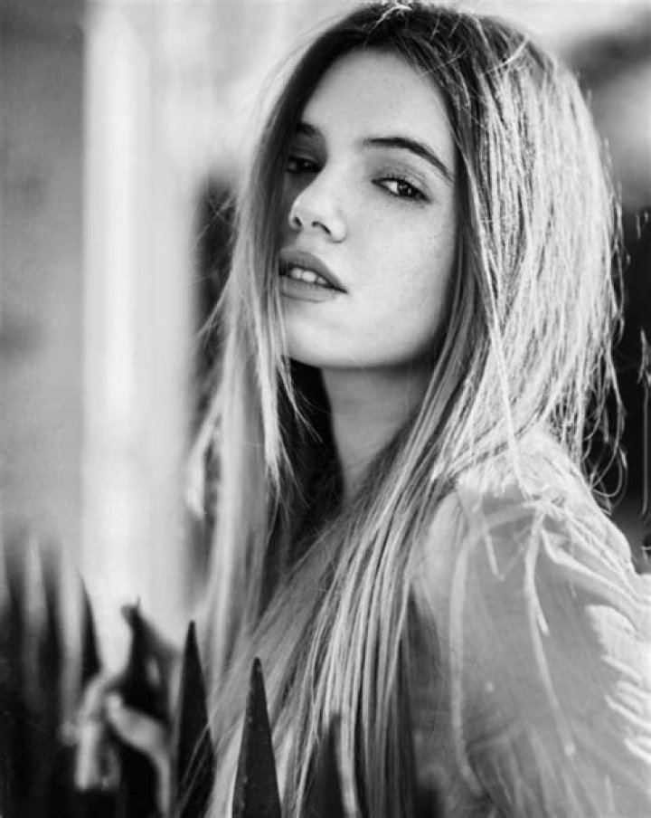 Julianne Binard 🌟 Long hair styles, Hair styles, Celebrities