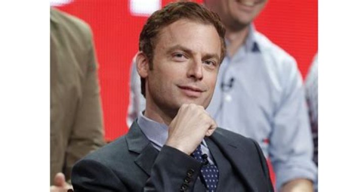 Justin Kirk Relationship Status: A Comprehensive Insight