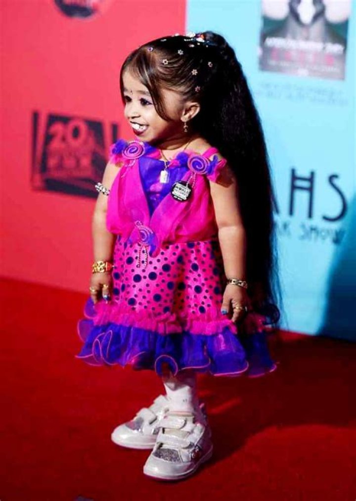 Jyoti Amge, Wiki, Height, Weight, Family, Biography and more Enceleb