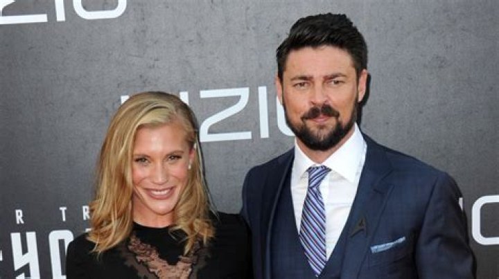 Katee Sackhoff Husband, Dating, Boyfriend, Measurements, Height