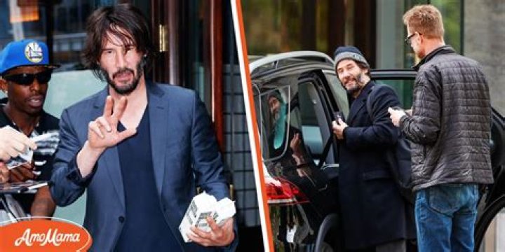 Keanu Reeves Types Out Letters & Doesn't Use Computer — He Lives