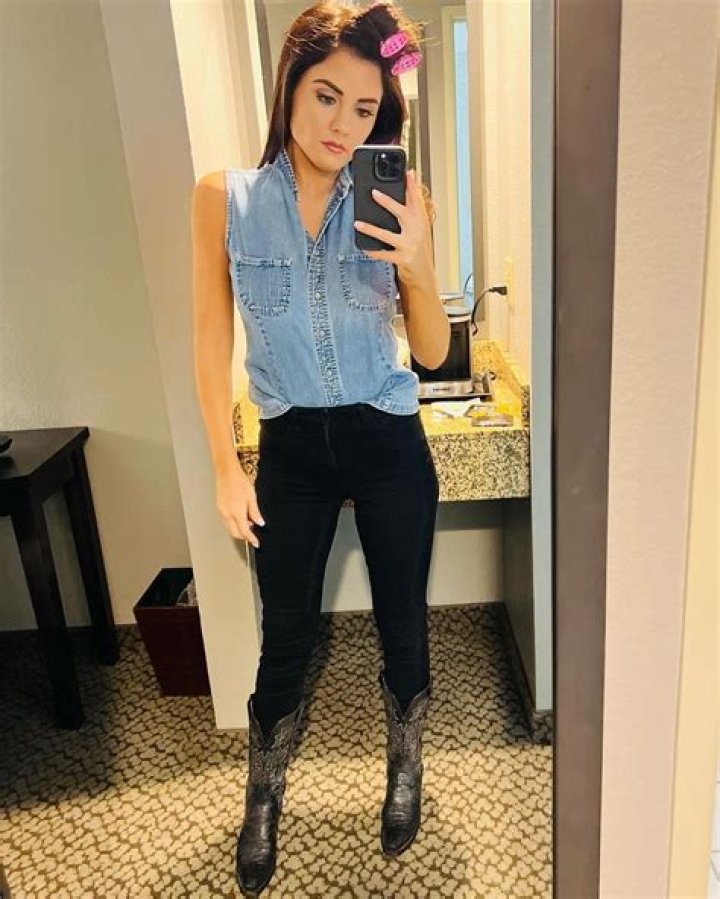 Kelsey Kernstine...just stunning... r/kelseykernstine