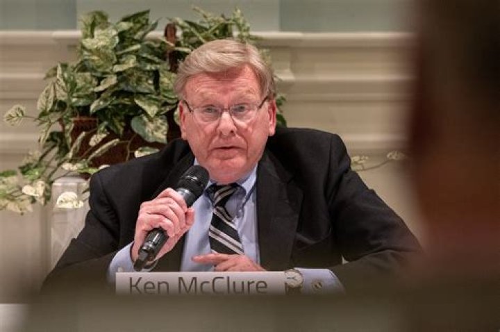 Ken McClure wins reelection as Springfield mayor