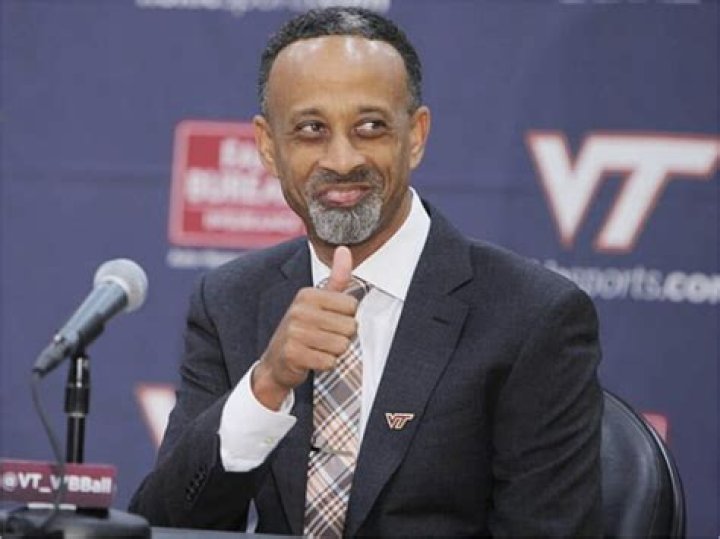 Kenny Brooks Biography, Age, Height, Wife, Salary, Wiki