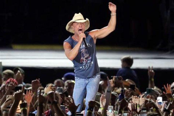 Kenny Chesney Announces His Tour Dates How Much Is His Net Worth