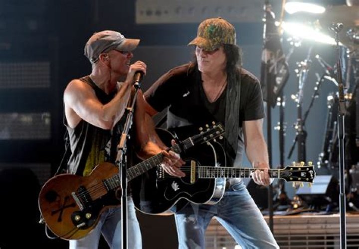 Kenny chesney band members hires stock photography and images Alamy