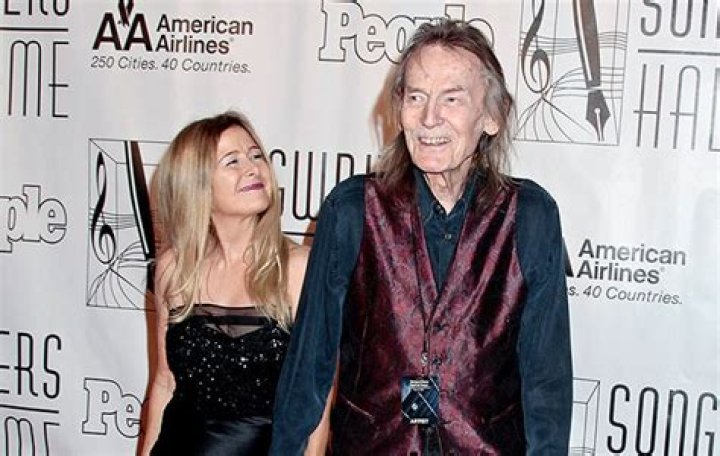 Kim Hasse Age Gordon Lightfoot Interview Touring At 80 Bob Dylan At
