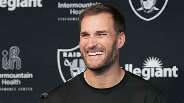 Kirk Cousins Is &lsquo;Grateful&rsquo; For Wife Julie During Vikings Playoff Run