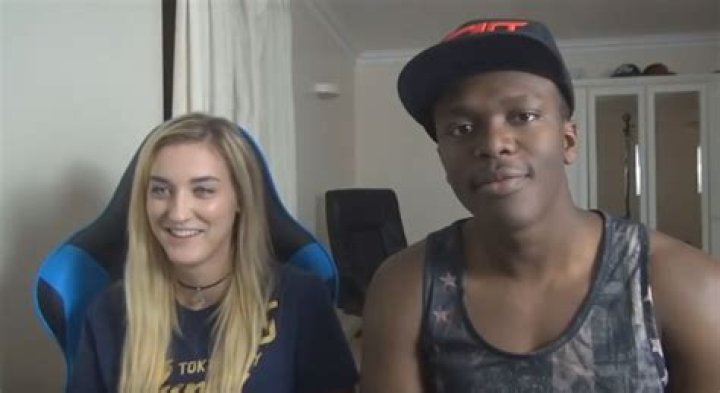 KSI Girlfriend Does My Make Up (REALLY FUNNY !!!!! HD) YouTube