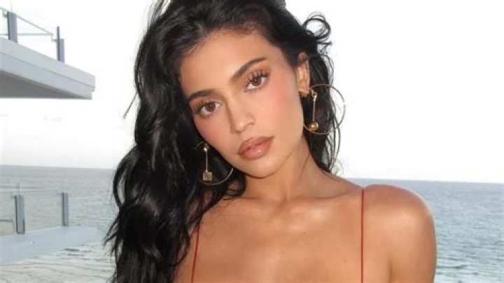 Kylie Jenner Flaunts Boobs and Big Booty in Sexy Bikini Pics! See Her