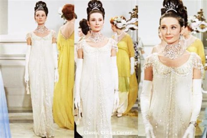 Lady Daylight (Audrey Hepburn at The Academy Awards, 1954. )