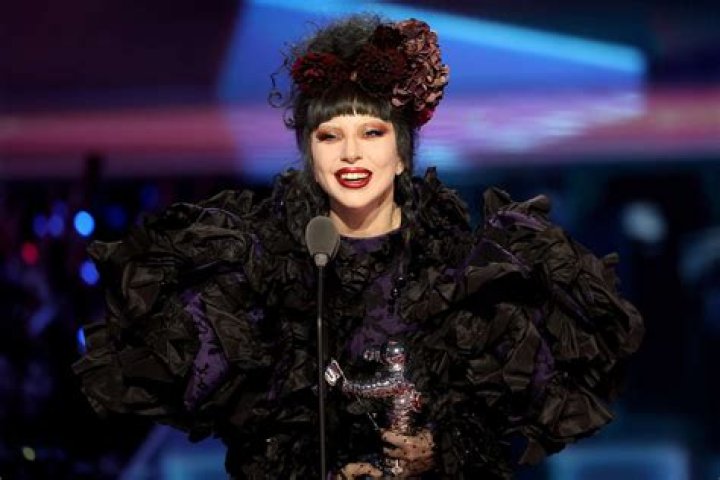 Lady Gaga Dedicates 'Born This Way' to the Transgender Community at Her
