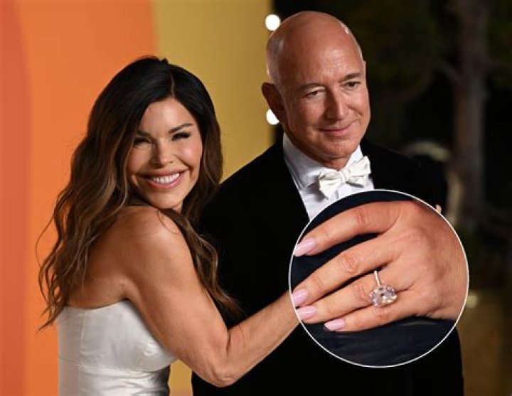 Lauren Sanchez Spotted Wedding Ring Amid Jeff Bezos Affair