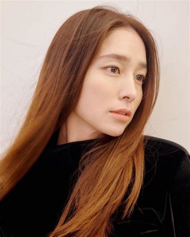 Lee Min Jung Người vợ vị tha và dũng cảm ELLE Man Việt Nam