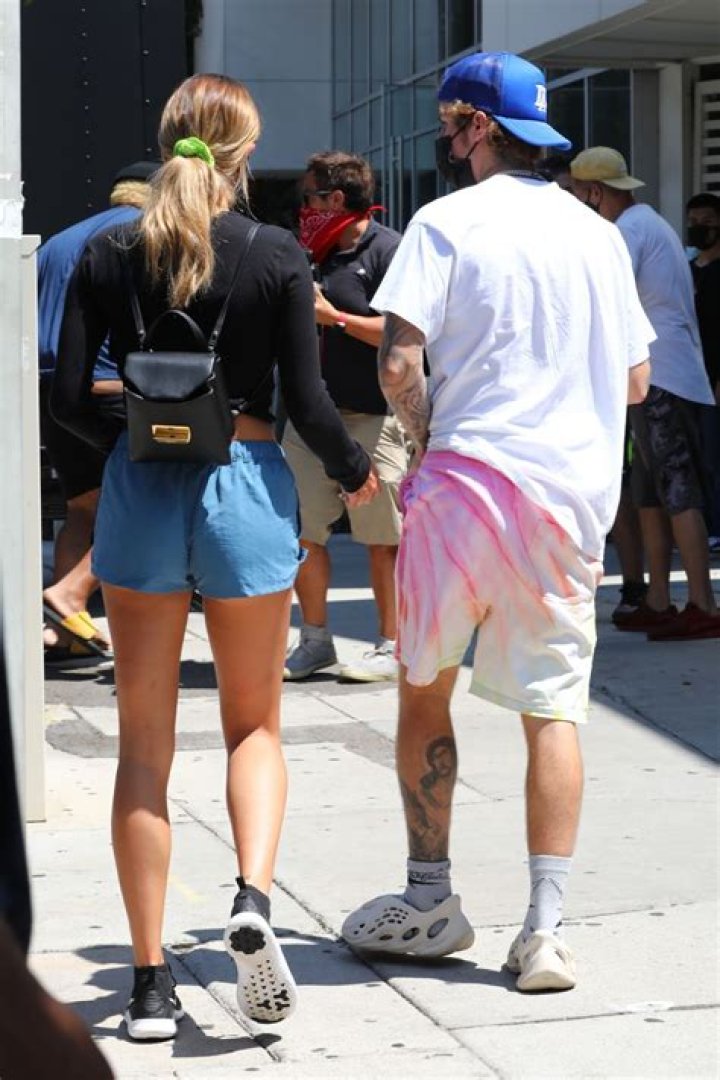 Leggy Hailey Bieber Meets a Friend at the Maybourne Hotel (73 Photos