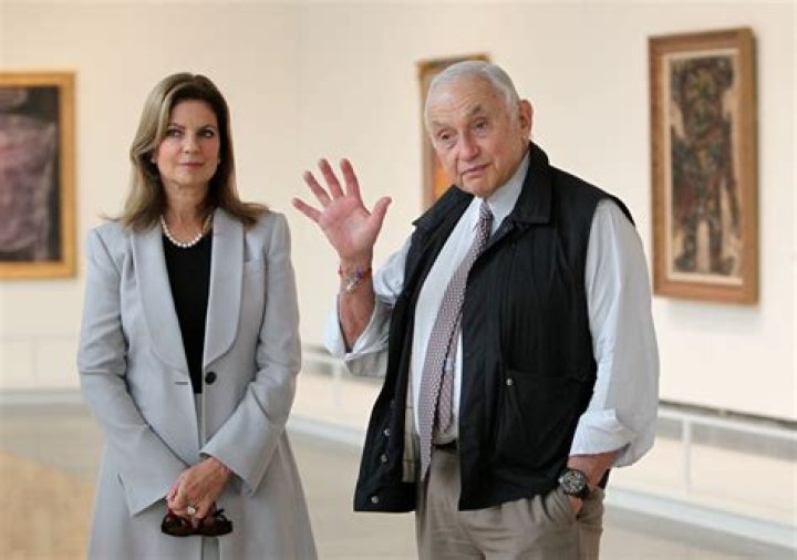 Les Wexner Wealth Billionaire Sells 500 Million Victoria&rsquo;s Secret