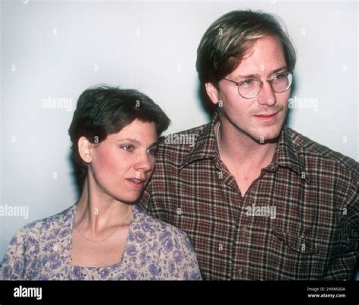 Lindsay Crouse 2024 Husband, net worth, tattoos, smoking & body