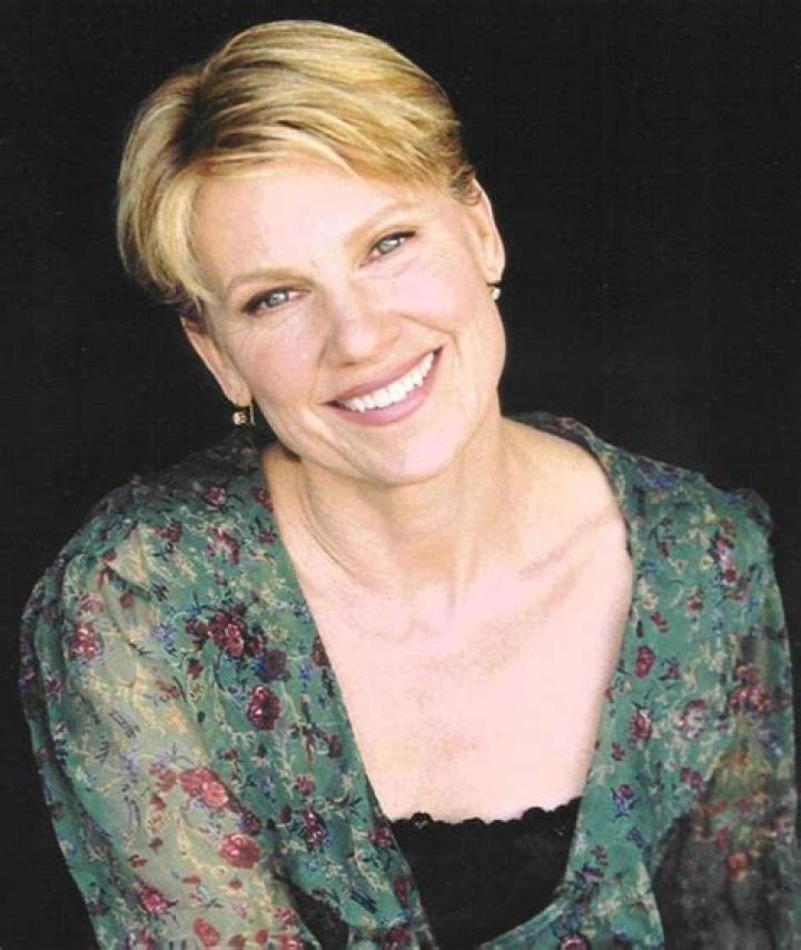 Lindsay Crouse (nytimes) Biography, Age, Height, Boyfriend, Wiki