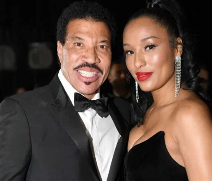 Lionel Richie&rsquo;s Net Worth Wives, House, Cars, Daughter, & Bio Celeb