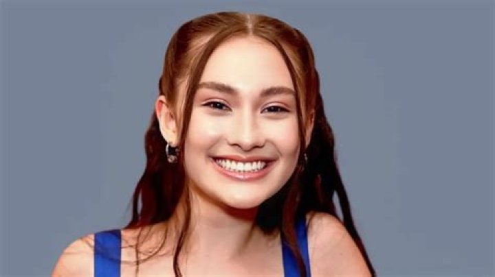 Lola Tung Bio, Net Worth, Boyfriend, Ethnicity, Parents, Age, Facts