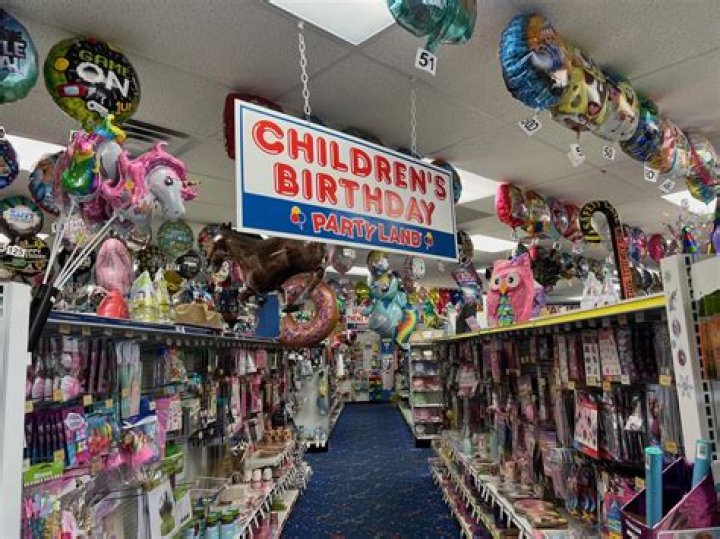 Longtime party supply store to close SiouxFalls.Business