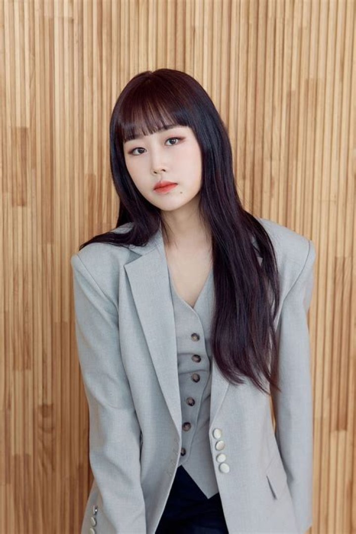 Lovelyz&rsquo;s Baby Soul Changes Stage Name + Reveals New Profile Pictures