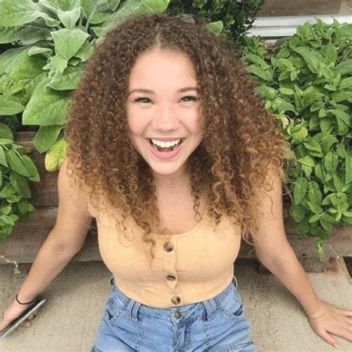 Madison Haschak Biography, Height & Life Story Super Stars Bio