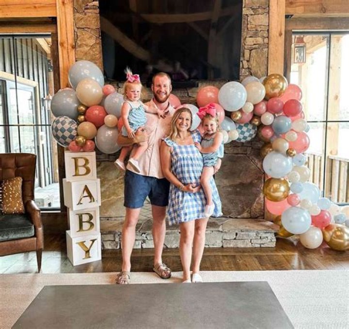 Madison Oberg Bio, Family, Facts About Carson Wentz's Wife