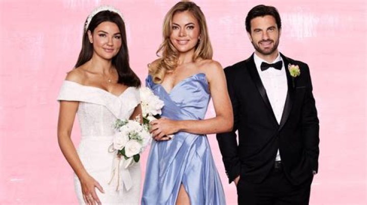 MAFS' 'exvirgin' Matthew passionately kisses new girlfriend