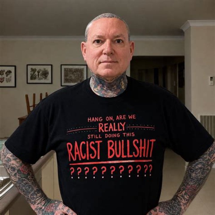 MARTIN SAUNDERS
