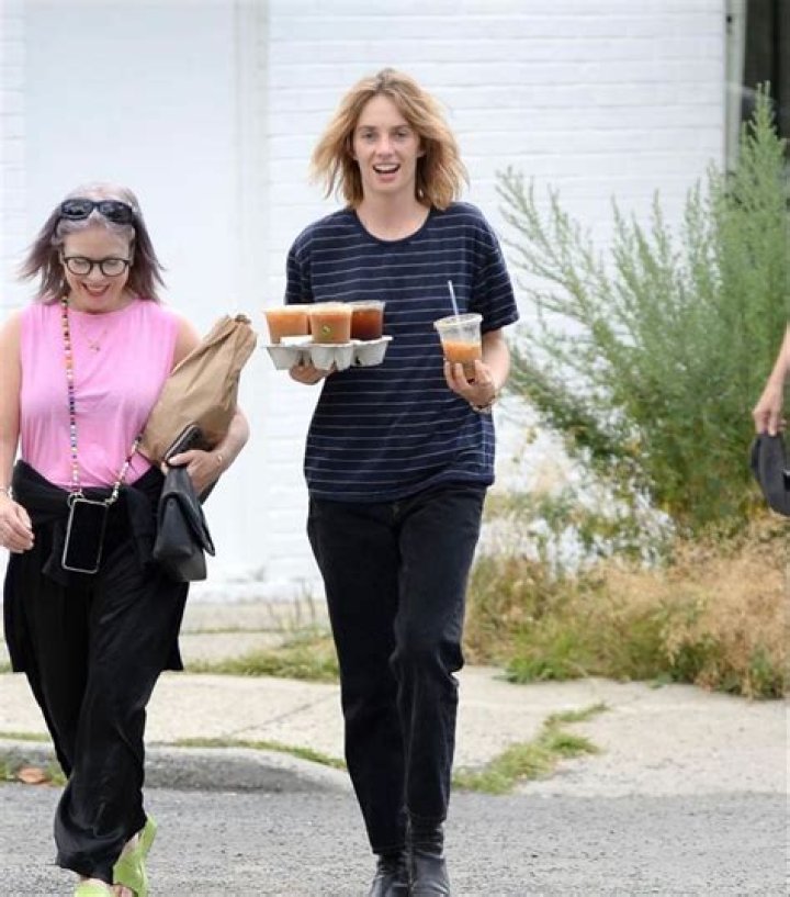 Maya Hawke grabs a coffee and some snacks while out on a stroll with