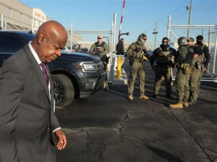 mayor arrested on trespassing and burglary charges Voz Media