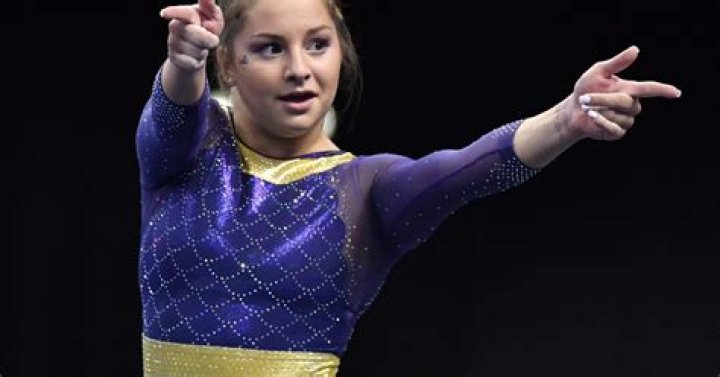 McKenna Kelley shakes off cold to help LSU gymnastics team on floor