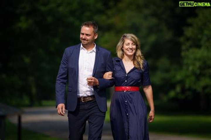 M&eacute;lanie Joly Age, Biography, Children EducationWeb