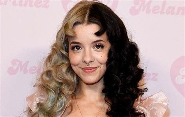 Melanie Martinez Biography, Height, Weight, Age, Movies, Husband